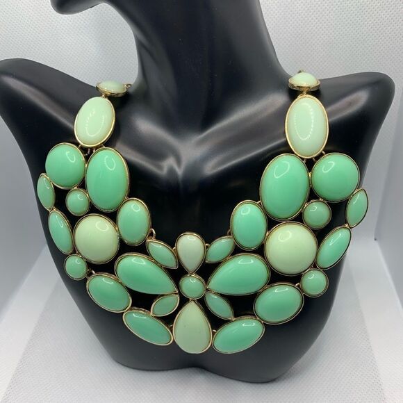 Shades Of Mint Statement Necklace - Picture 1 of 3